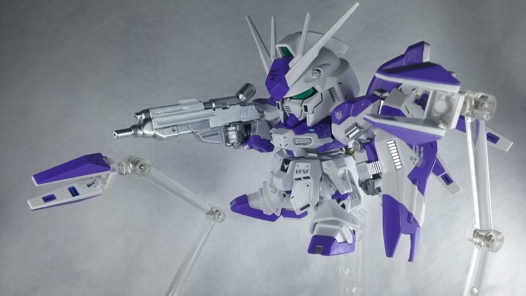 *『ファンネル!』*
フィン・ファンネル
ついてくる発射エフェクトは塗装してないのでスタンドを使いました。
2基だけ着脱可能です。