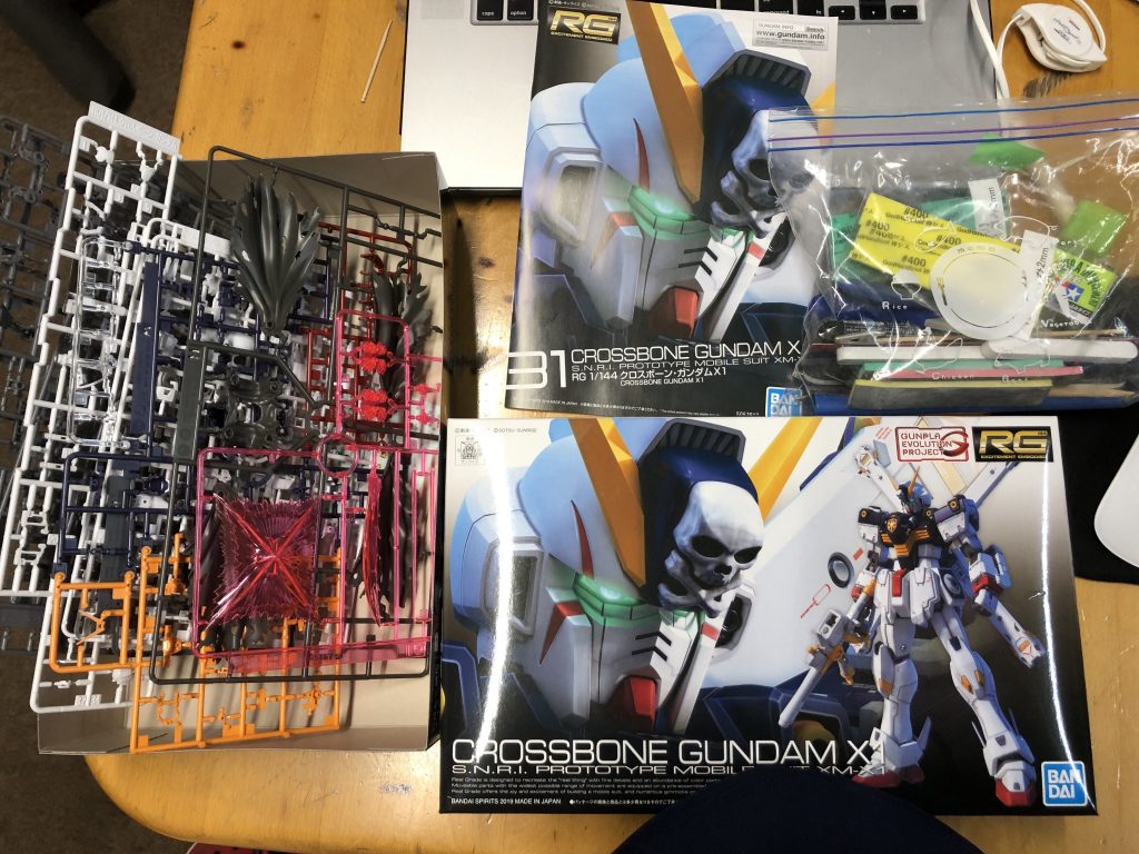 仕事場で作りました(笑)家に帰って墨入れと細かいとこやってます　作業時間7時間　( ꒪⌓꒪)