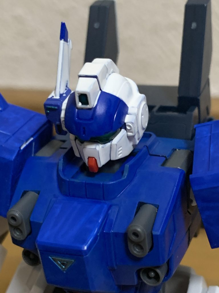 ブルー3号機をベースに頭部を1号機に替えてます