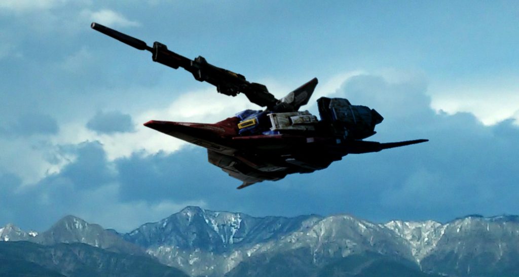 地元の山に雪が積もった時の画像なら
キリマンジャロ上空…っぽい雰囲気に見えますかねぇ？