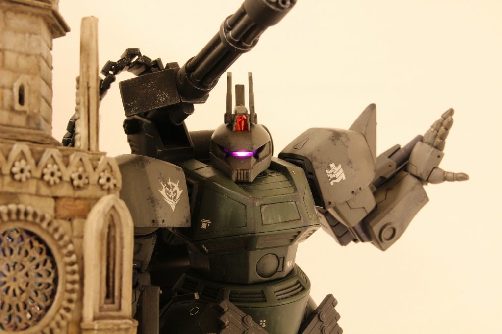 モノアイはLED発光させました。アンテナをラビットタイプにしてみました。