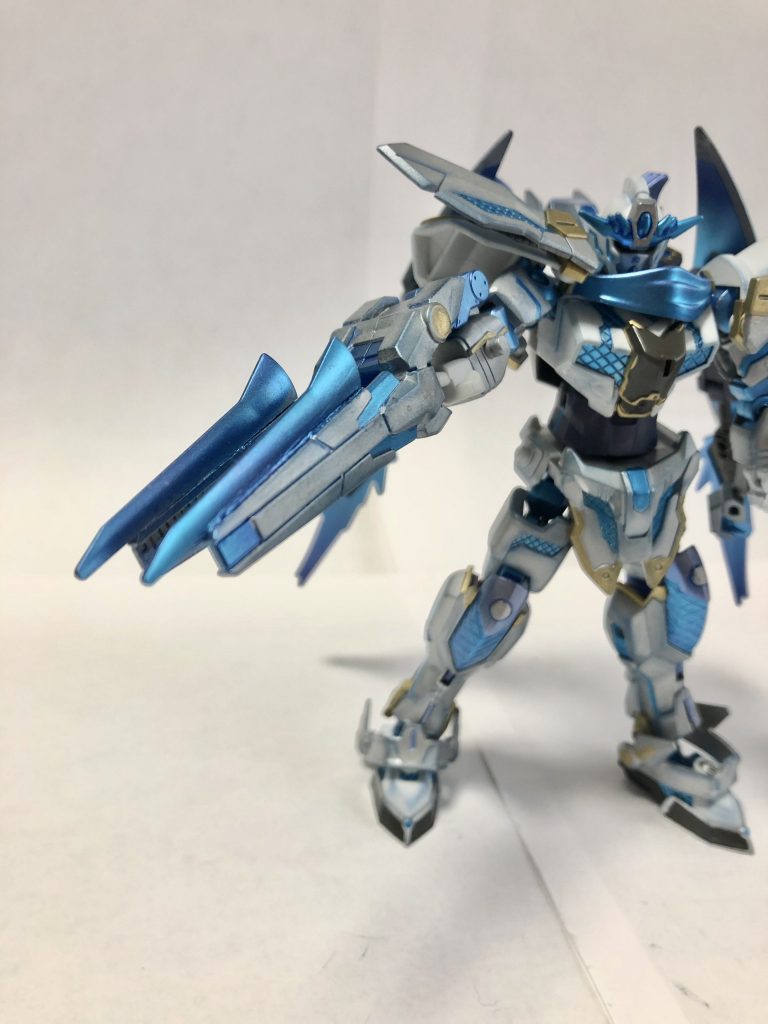 武装装甲「甲」(ブソウソウコウ コウ)アームドアーマーBSです刃をつけて忍者の武器風にしました飛び道具でありながら咄嗟の近接時にも対応できますちなみに刃はティルトローターの余ったローターです