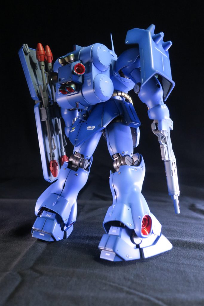 スジ彫りは少なめ。基本スタイルはキットのままです。