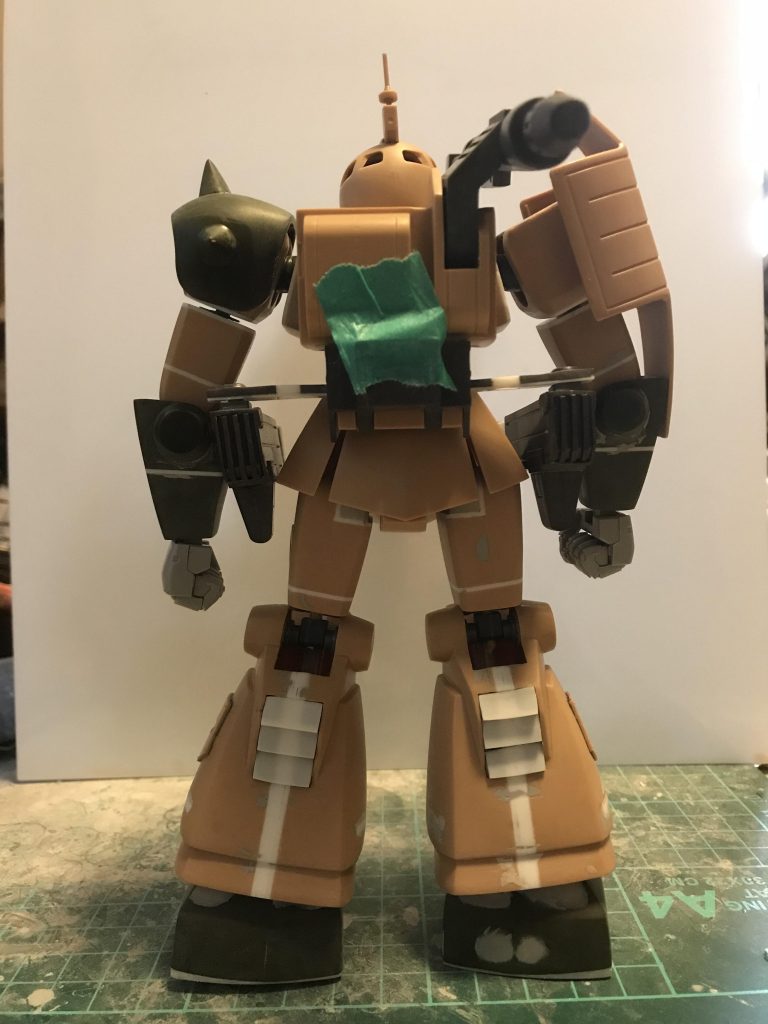 幅増ししたから放熱フィンも上からプラ板で貼っただけです。