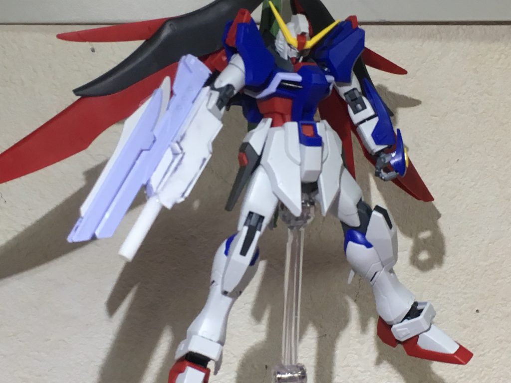 デスティニーの前腕を芯にしてプラ板の箱組みとプラパイプで武器腕を製作