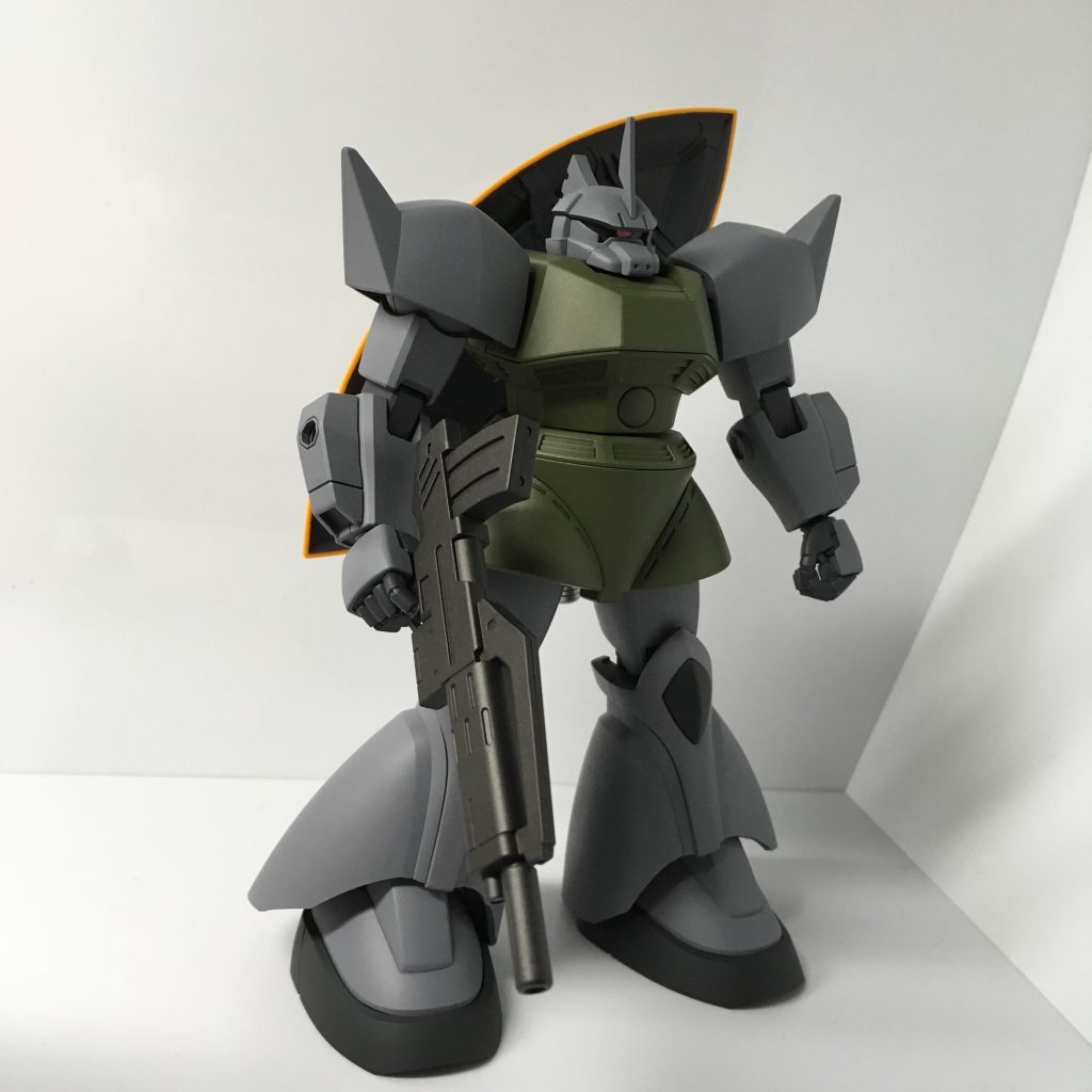 [イーサン・ヒルフィード機]
見た目は一般機と同様だが試験的に様々な武器を使用する。
ビームマシンガンや試作型ビームランチャーを得意とするようだ。