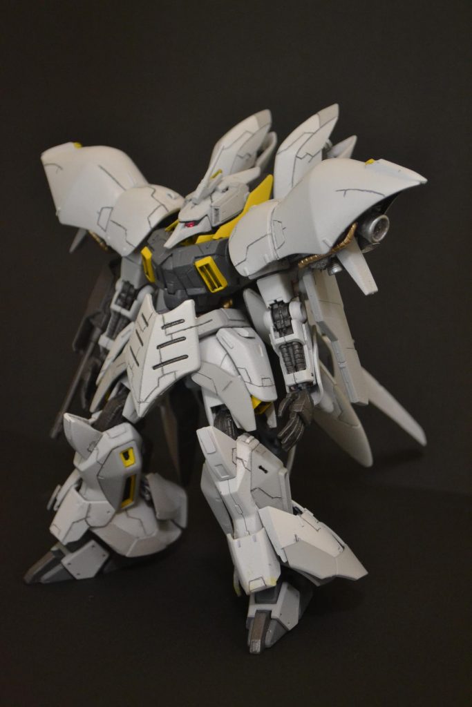 のっぺりしないようにスジ彫りしたのですが、ちょっとくどかったかもしれません。。。