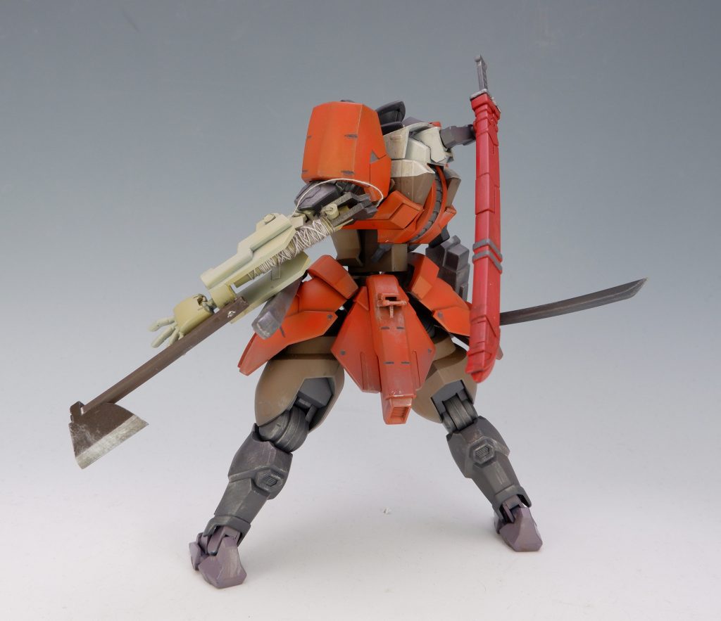 ▲斧。ちゃんと原作の形を再現して頂きました。主に敵のシールドを叩き割る役割ですが、鉄血でも同じことができそうですね。