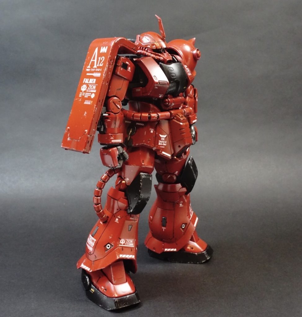 個人的に、赤い彗星はピンクじゃないかなというのがあってカラーリングはこだわってみました。