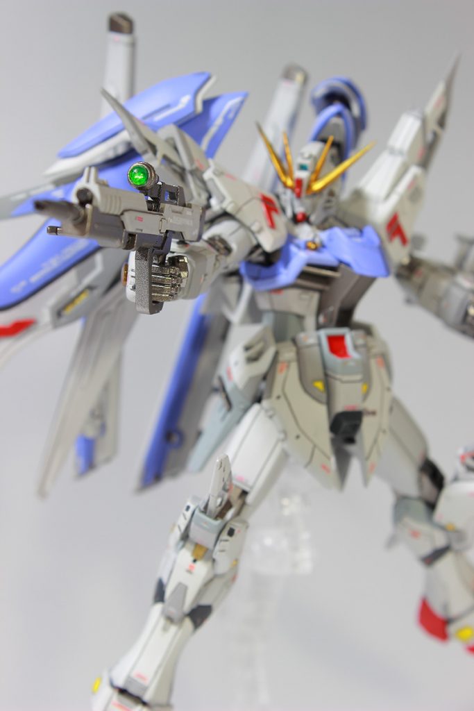 ライフルはHアイズを使ってスコープのディティールアップ、奥にラピーテープを貼ってるのでキラリと光ります。