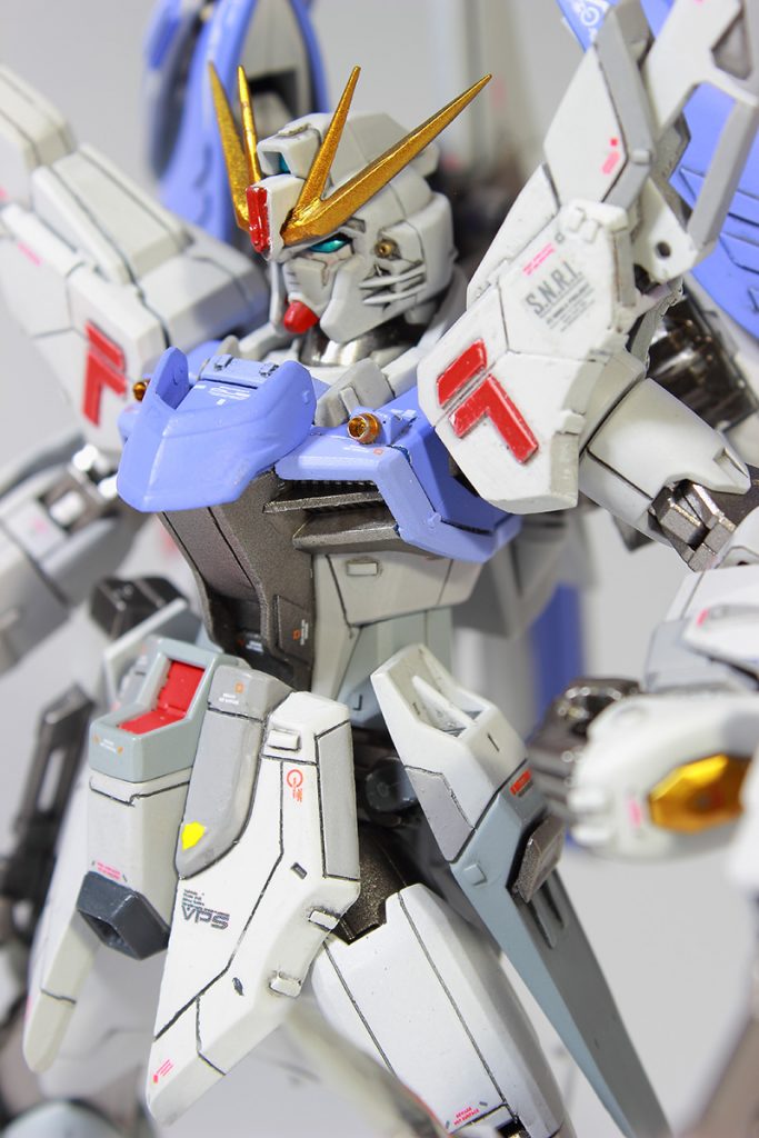 胸部マシンキャノンを増設。
今回はじめてメタルパーツを使ってみましたが、特別感が出てイイですね。