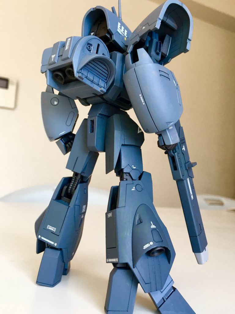 完成を急ぐあまり背面はちょい手抜き。