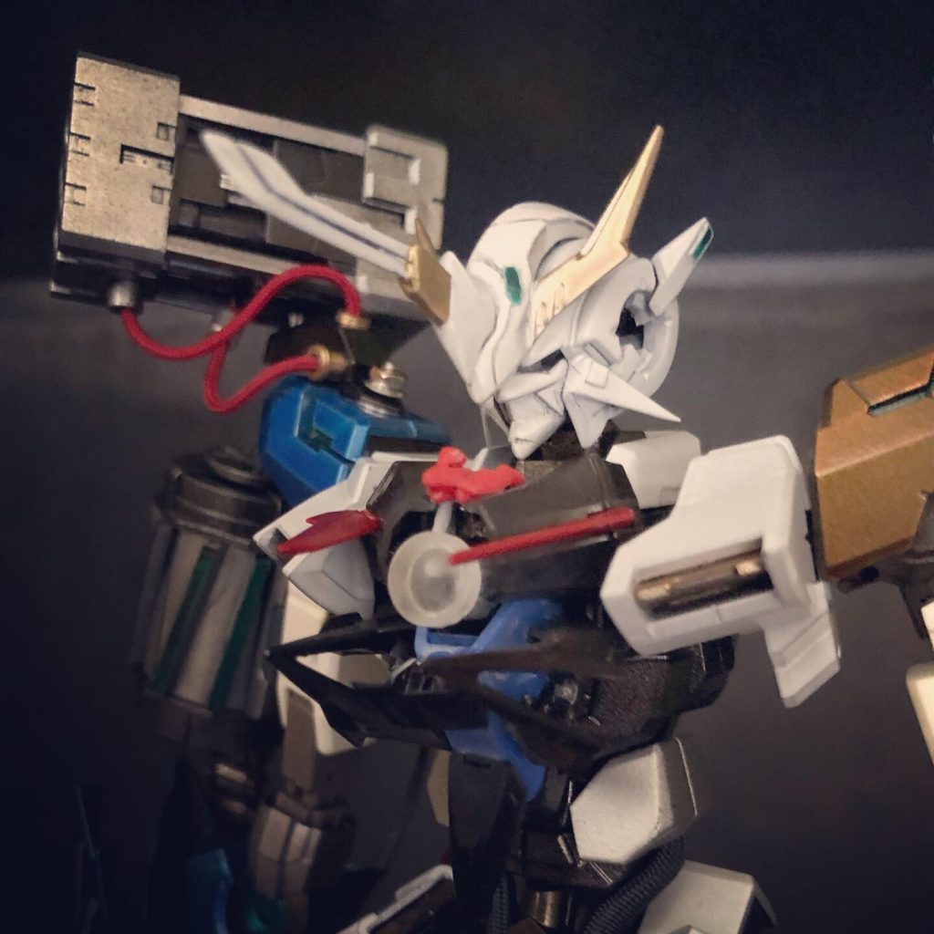 かのお方は立派な逆三角形の肉体美なのでこのままでは失礼だと、胸部の改造に取りかかりました。