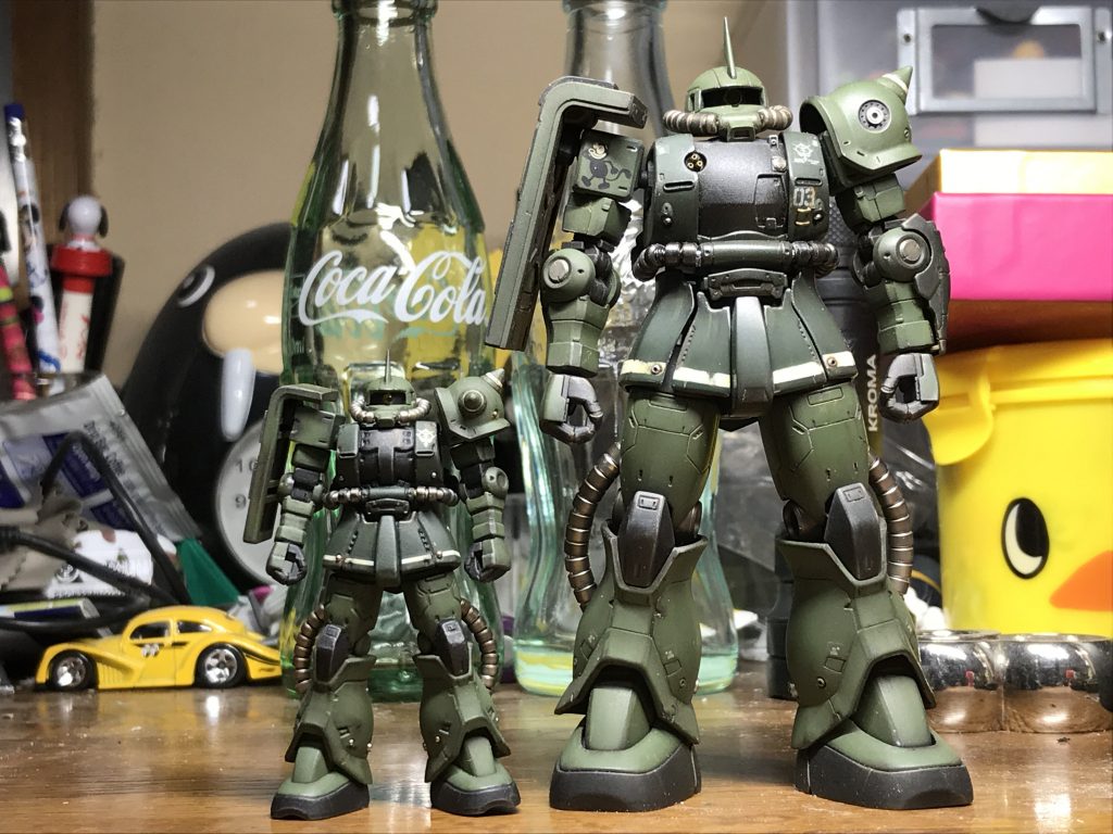 昨日に続き 親子のツーショット
皆さん 綺麗な背景なのに、ゴチャゴチャ
騒がしい背景で、申し訳ないです  
m(_ _)m