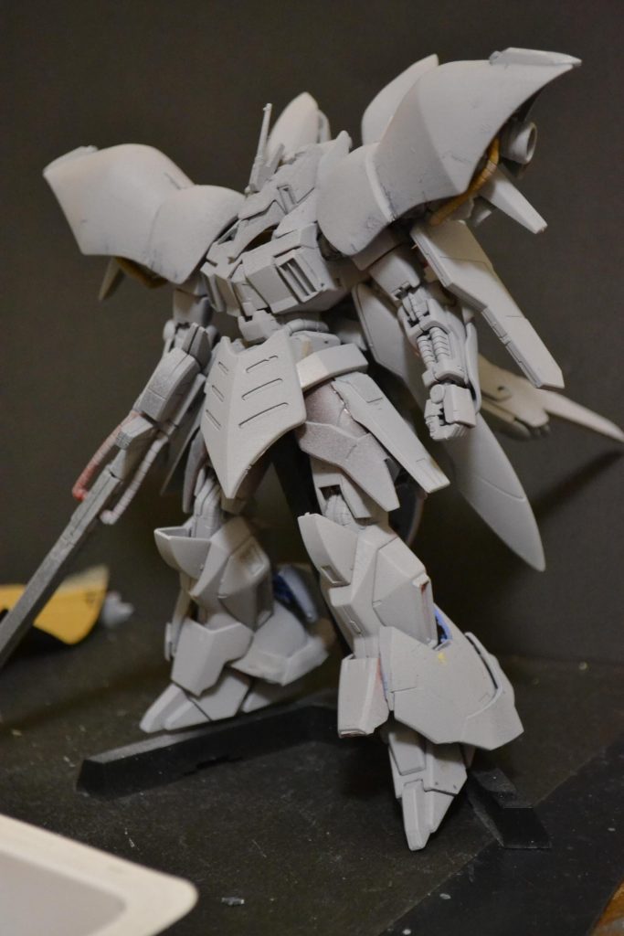 サフ画像
ビームライフルを当初は作成していたのですが、やはり手ぶらのキュベレイには似合わないかと思い、やめました。