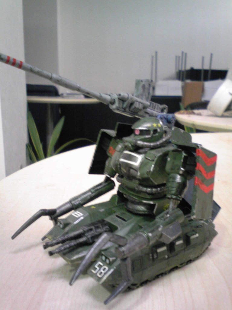 ご覧になっていただき、ありがとうございました。ザクタンクは自分のガンプラ歴においても、重要な位置を占めているキットの1つです。とりわけ、中学1年生にしてMSVシリーズに傾倒したきっかけは、間違いなくこの機体でした。ご覧になっての感想などいただけますと、幸いです。