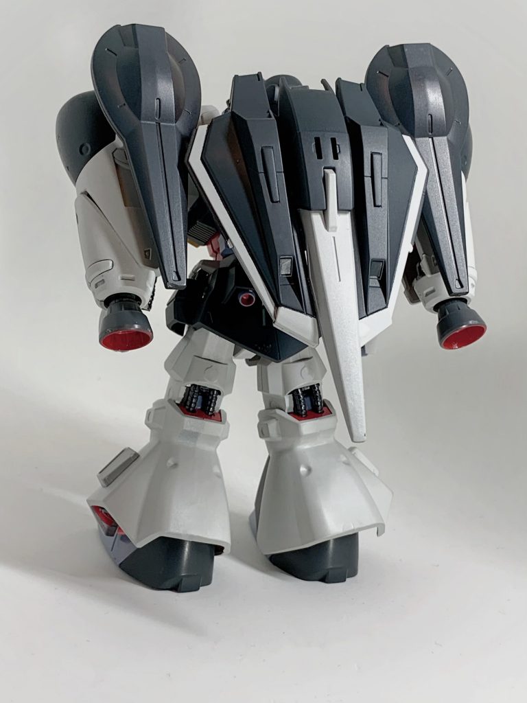 Ζのフライングアーマーをシールドに。背部へマウントも可能です。