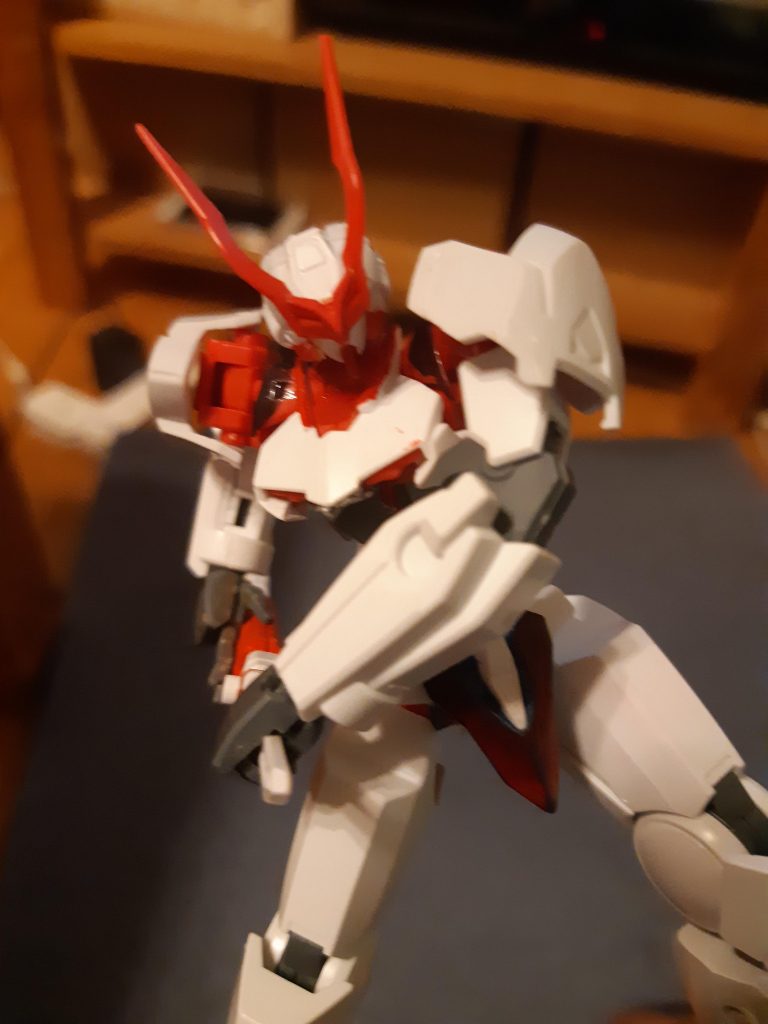 侍っぽくポージング