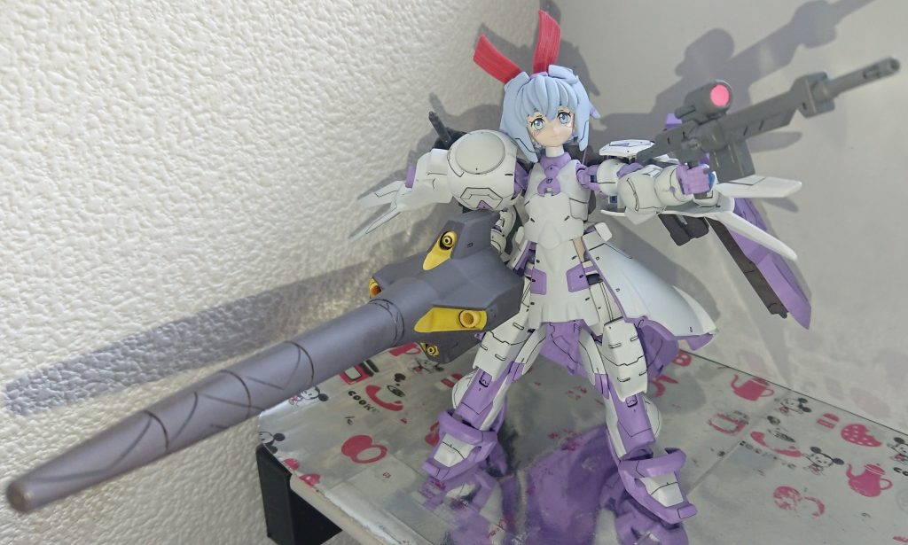 ヴィダール用ライフルとキマリスヴィダール用ドリルランス
ランスに機銃が内蔵されてるので二方向に同時射撃が可能に
サラは元々設定上大型ドリルランスも片手で扱える位のパワーはあるはず…