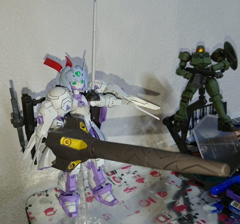 ヴィダール用バーストサーベル
背景を気にしてなかったり、顔が変わってるのは撮影時期の違いです…