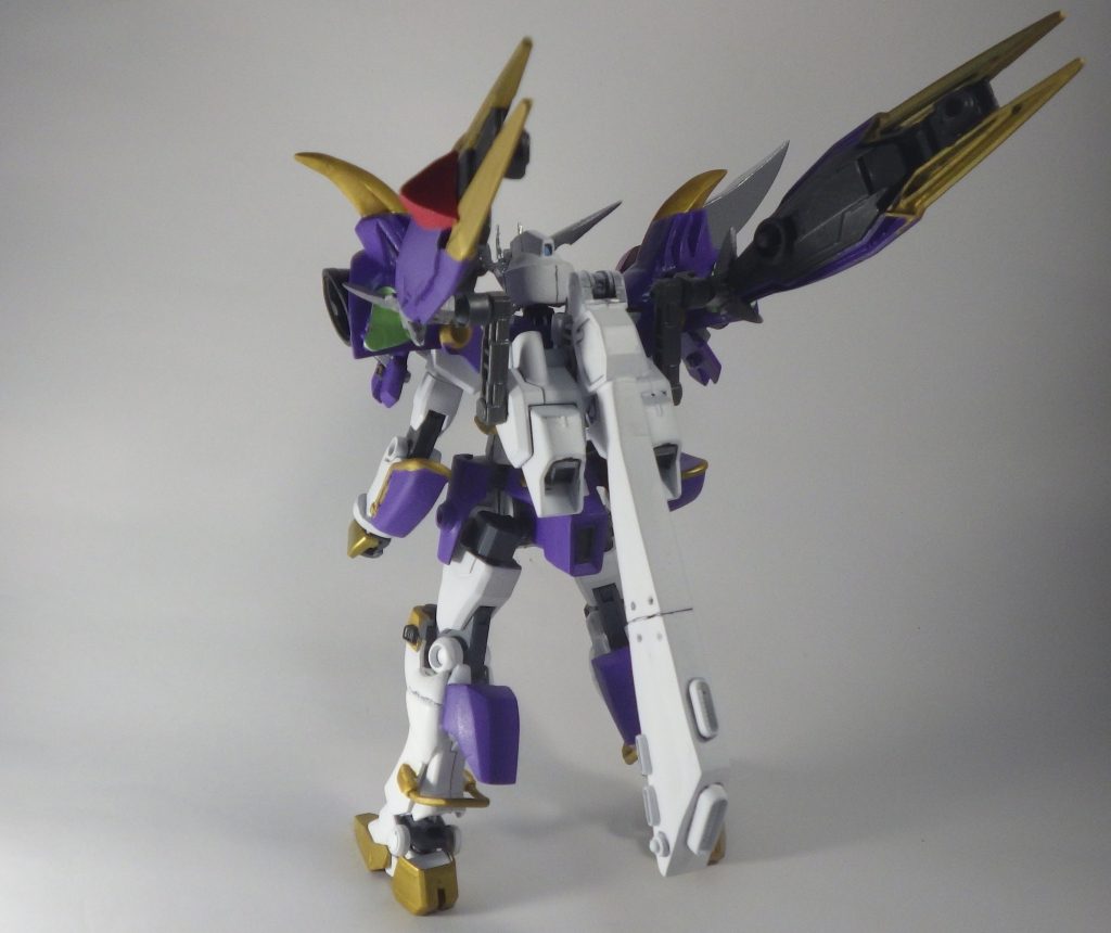背面
というわけで「牙忍 鉄斗羅 闇の力開放形態」でした!
そして「鉄斗羅頑駄無 頑駄無形態」です!
両方とも牙忍鉄斗羅から差し替えで再現しました!
光魔重撃波はLBXのエフェクト2つを改造してやろうと思ったのですが
見つからないので画像を加工してあります。
まずい、茶番で残り画像が少ない!