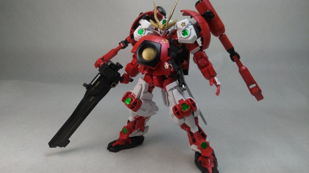 *そしてボールと合体！*ボールアームz(殴
一気にゴツくなりました。
手に持っている武器は火縄銃を作ろうとしたけど火縄銃じゃなくなった銃です(?)