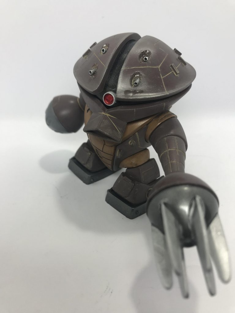 頭部バルカンはアルミパイプを使用。ザコ感が出ないよう制作しました。