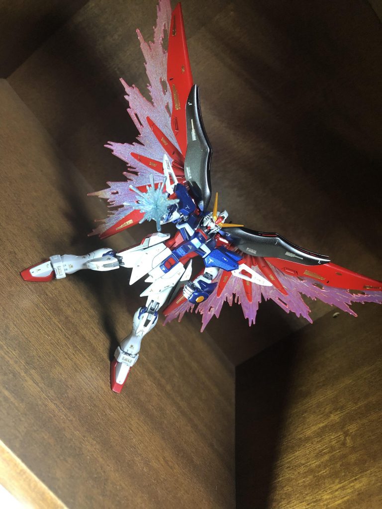 クリアパーツにはメタリックプリズムホログラム。