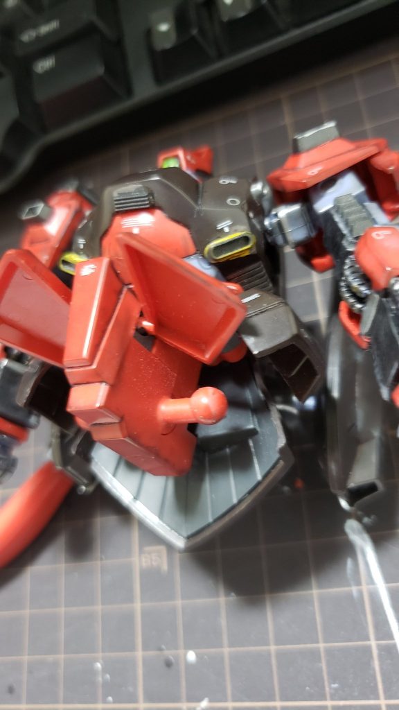 この関節パーツが怖い。慎重に。。