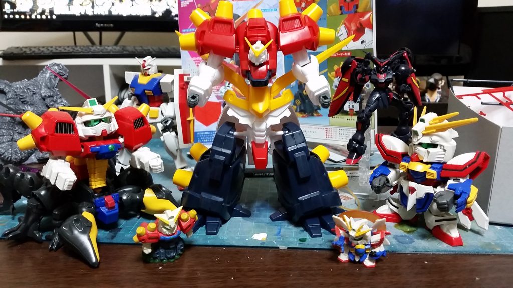 もとキット。1/144デビルガンダムの股間と脚部の繋ぎがあまりカッコ良くないですし、このままBB戦士デビルガンダムの上半身と合体させてもバランスが悪いので…