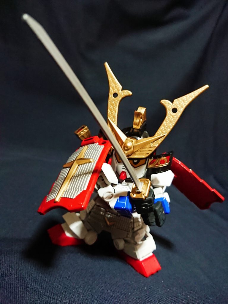 フレーム恩恵で構えることも可能。
腰と顔以外はCSガンダムのままなので、改修自体は無理なく簡単にできました。