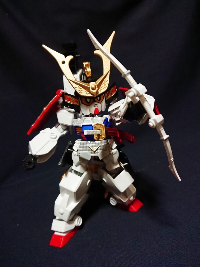SDフレーム都合で足はあまり開きませんが、リアルタイプの体型だともう少し開きがあってもよかったかも。
腕の位置のせいかもしれませんが細身すぎた感じもします。