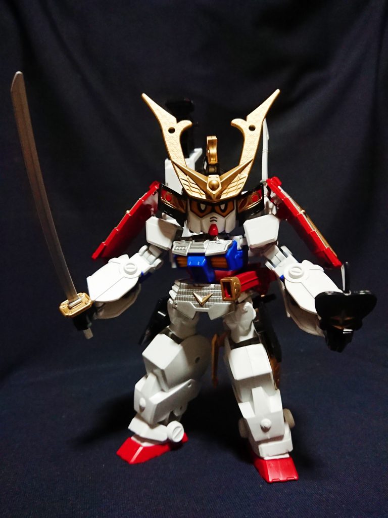 カスタム大将軍は腕の取り付け位置を変更しています。
フレーム使用で足が少し長くなったため、それに合わせて取り付けを肘から手首にしました。
