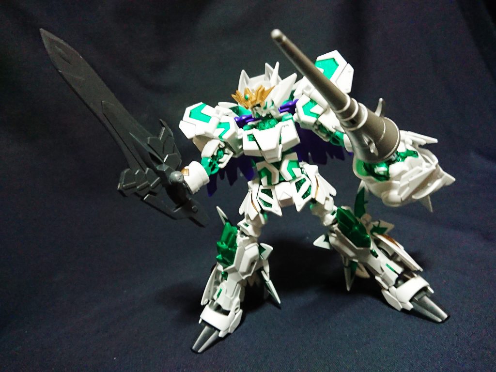 昨年制作した龍帝ユニコーンはラストワールド版ではなく、三国伝の過去、神話時代の三璃紗での姿をイメージして制作しました。
今回は龍帝と対をなすような存在でラストワールド版の騎士ユニコーンを再現しました。
龍帝の玉璽含めラプラス関連は、騎士、武者、三国の世界を繋ぐミッシングリンクのような存在で設定しています。