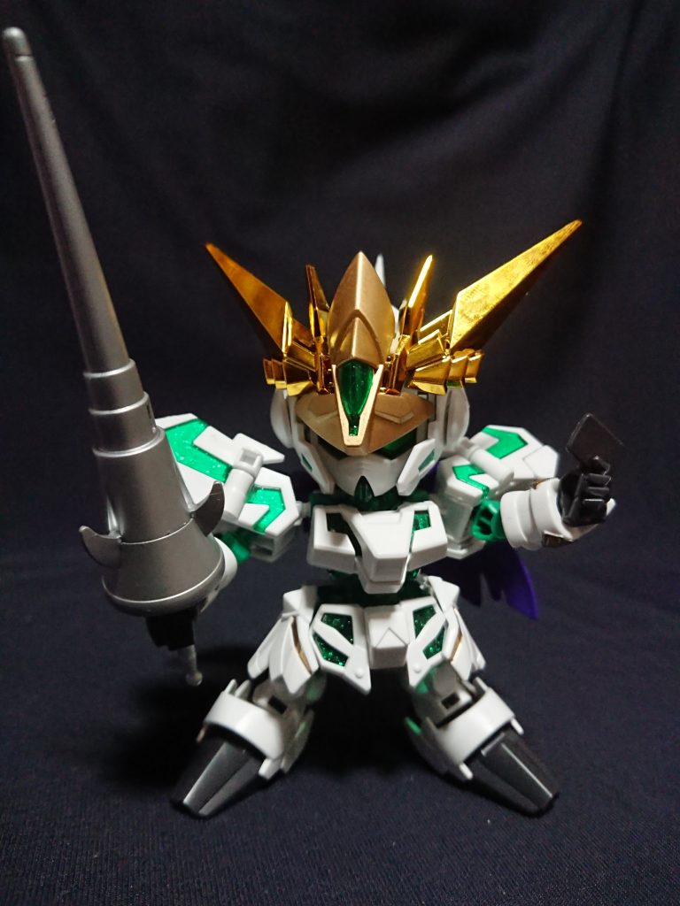 ラクロアンヒーローズ 騎士ガンダム 電磁ランス召喚
新訳SDガンダム外伝 救世騎士伝承の二人の皇子編から登場し、新王光誕編以降で円卓の騎士となるユニコーンはカードを使ったコール(召喚)で他の騎士の力を呼び出し戦います。
その後の時空を廻る幻獣騎士編で赤魔神シャンブロを倒し、黒騎士バンシィと対峙する前の時空の旅へ出た直後、ラストワールドに召喚された設定で制作しました。