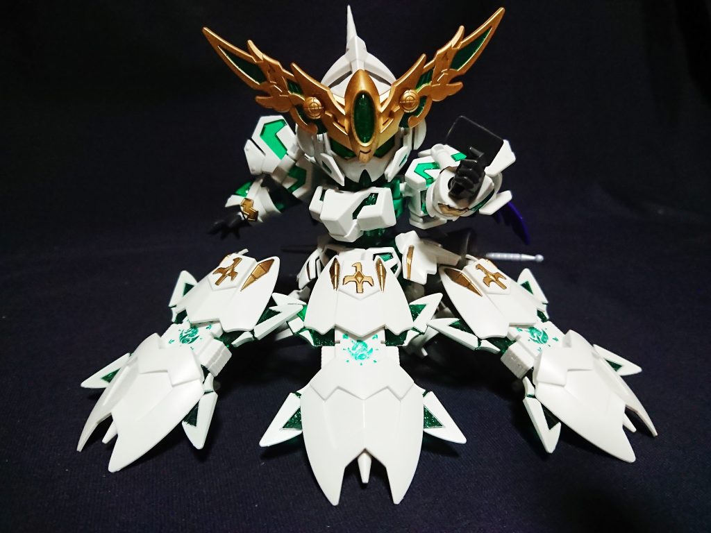 ビーストモード アルティメットVer.
ラストワールドではコールにより、過去と未来のアカシックヴァインダーを召喚します。
覚醒ユニコーンをイメージしたシールド3枚持ちです。