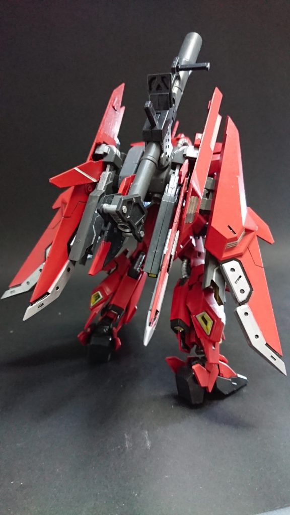 バックショット
装甲増えた分だけ動けるように各所にバーニアを増設。