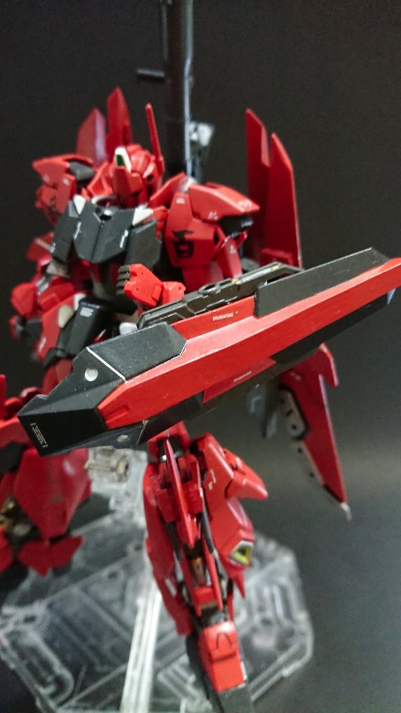 武装2 シールド
ジョイントによりぐりぐり動かせる
盾裏にはビームサーベルを収納