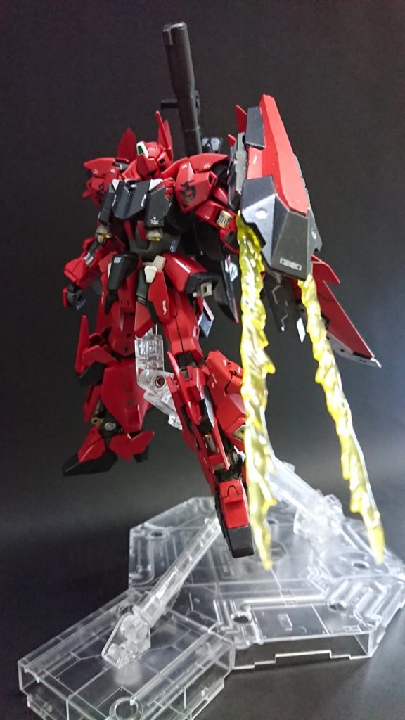 後のシナンジュを若干意識して先端部からビームサーベル？を出せるように加工