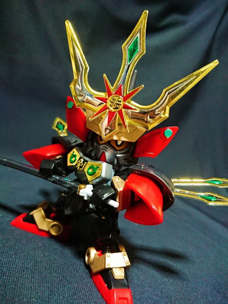 ジャンクで見つけた輝羅鋼の剣聖頑駄無。
いかにカッコよくできるかと、軽装状態をオミットしました。
素の状態でも十分カッコいいですが、アレンジを効かせつつ元を損なわずにLGBB化しています。