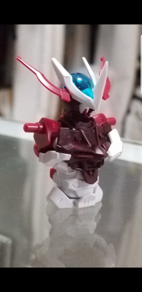 アストレイの真ん中の角が前を向いてる方が、というか前一本、後ろ二本の角が好きなので変えました!!
少し大きめなのが好き!