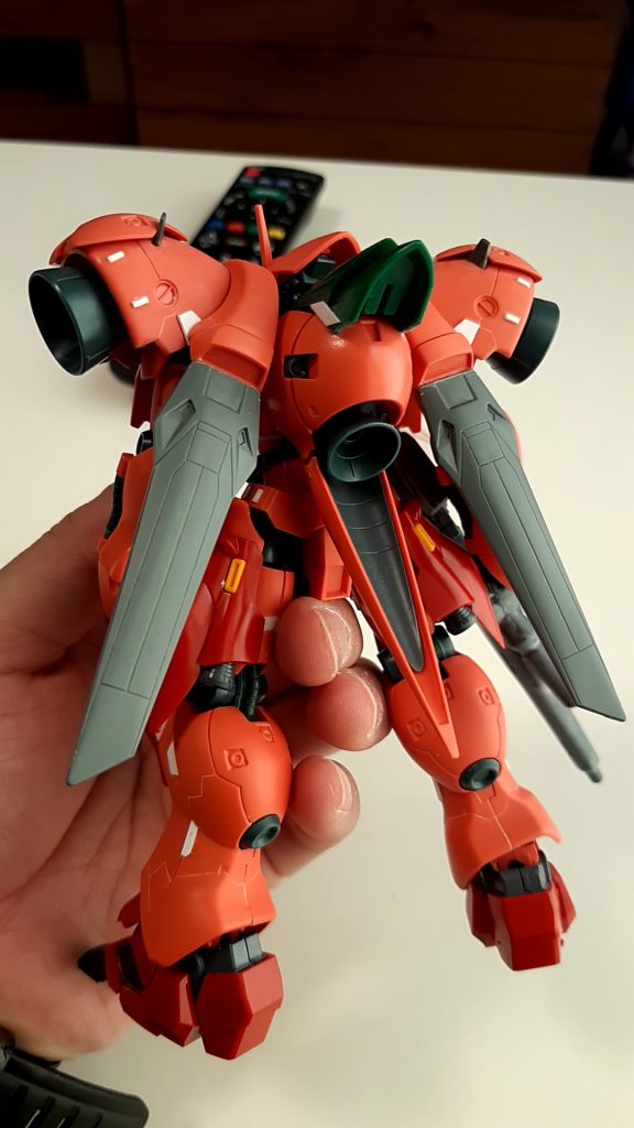 背面の羽はジェミナスのものです。