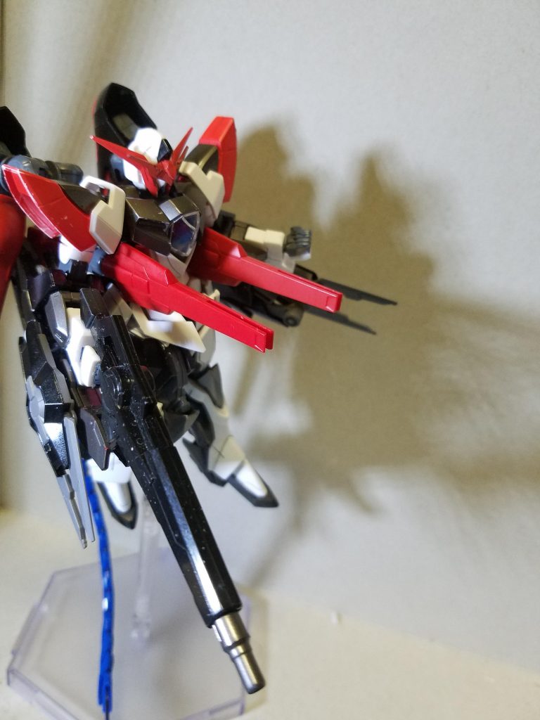 ファングを前に展開し発射もできる