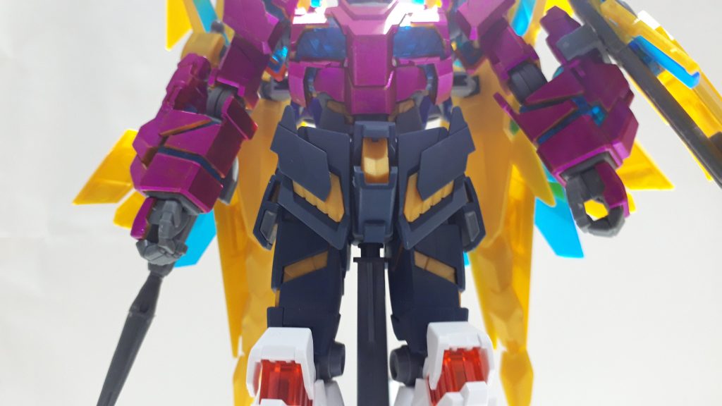 腰から太腿部分は、鳳翔さんの袴をイメージしてバンシィを使用。特にいじってません。