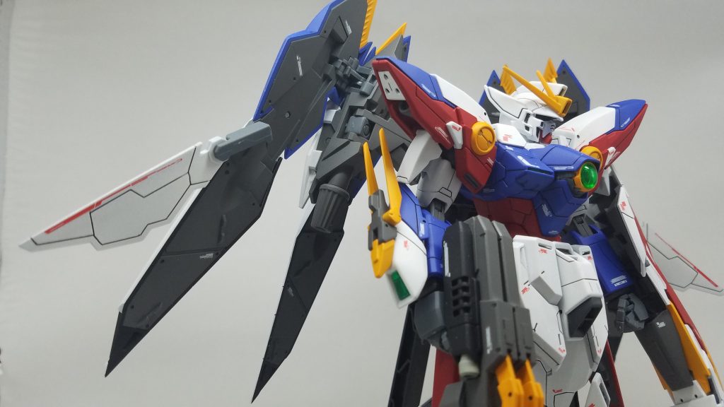 実は右腕にEWウイングのパーツをつけてます。