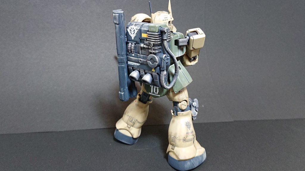 追加ジェネレータのボリュームが最高にイカすスタイルです。
機動性を犠牲にしてまで攻撃特化する思想が、オトコのマシンで惚れます(笑)。