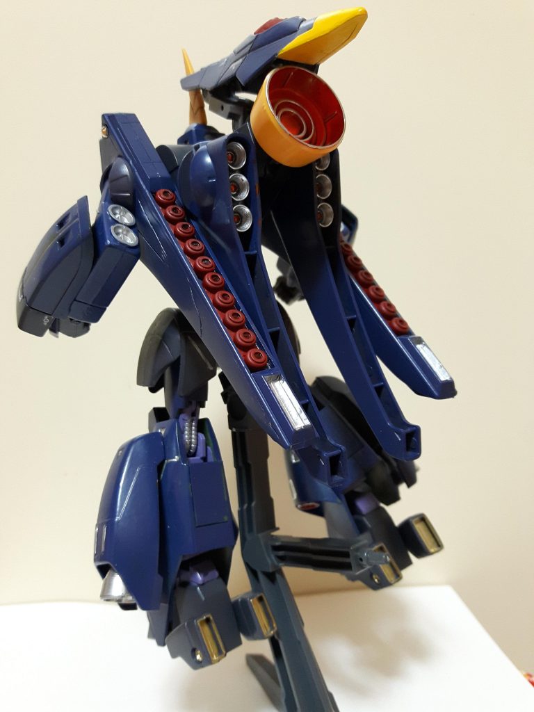 後ろから、巨大バーニア追加。