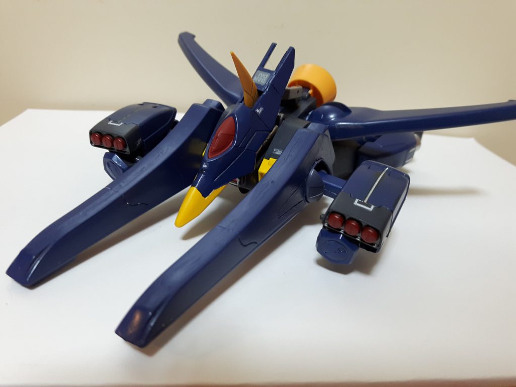 モビルアーマー。機首部分はカオスガンダムのを加工、差し替えなしで被せる事ができます。