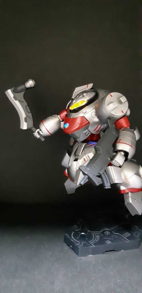 チョッパースラッガー。敵機に投擲後、バーニアが点火して高速回転。バーニアの角度や出力を遠隔操作することでブーメランの用に攻撃できる。