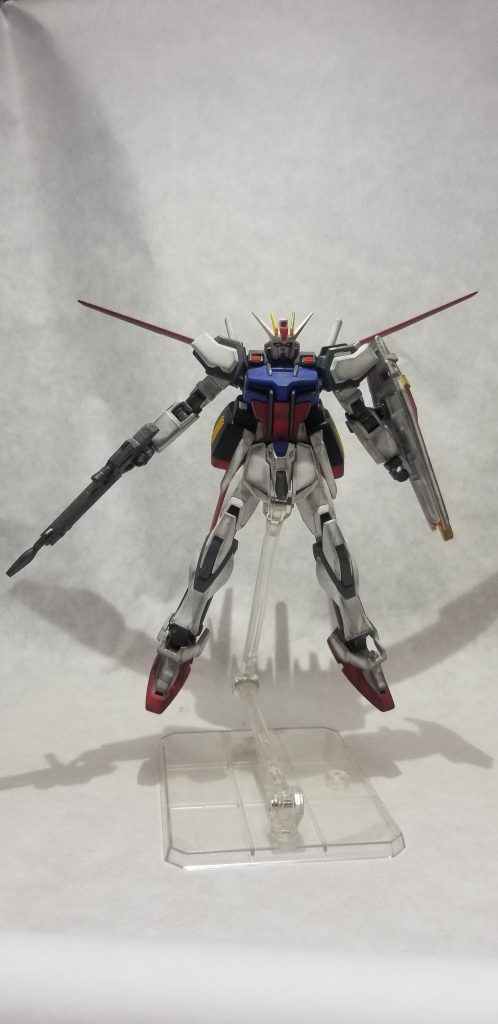 エールストライカー装備ストライク。
通称エールストライク。